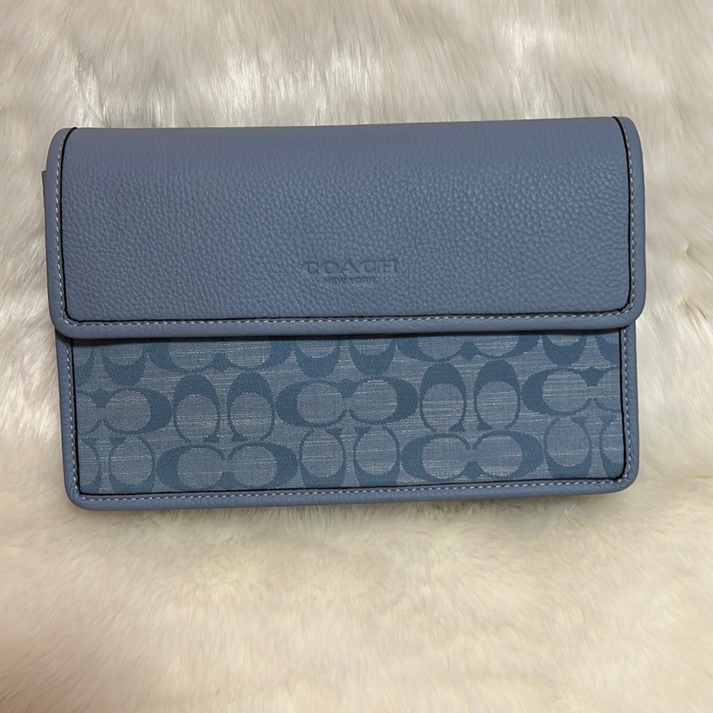 Men’s Turner Chambray light blue medium messenger bag